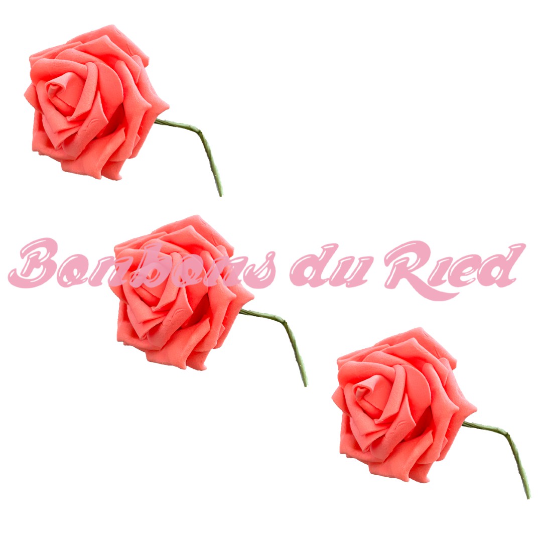 Rose rouge artificielle avec tige
