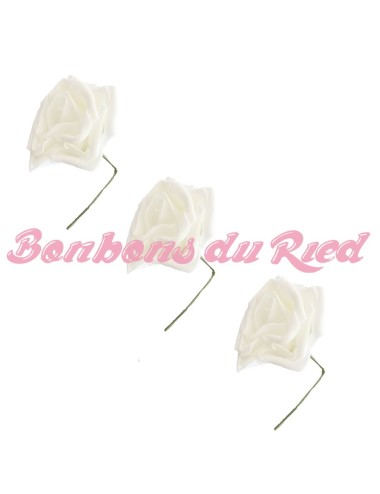 Rose artificielle blanche sur tige